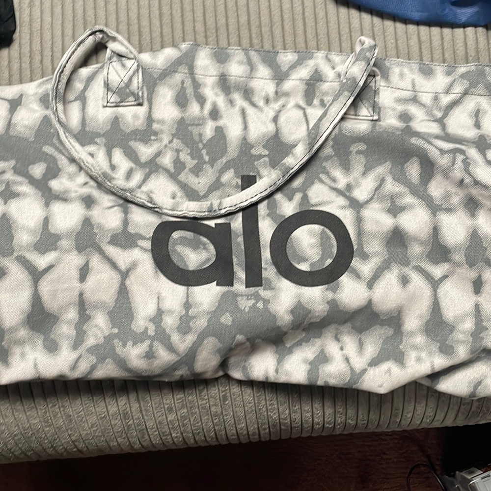 Alo tote bag